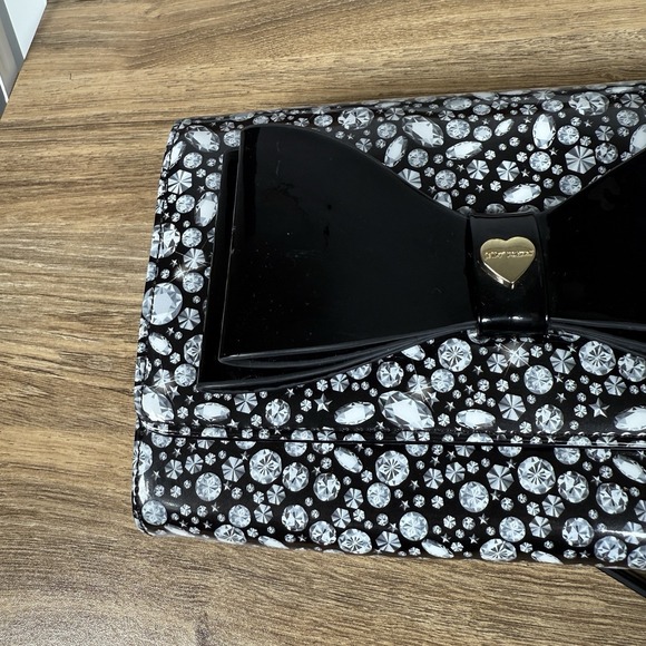Betsey Johnson Dani Diamond Printed Crossbody Purse Large‎ Bow Black NWT - Picture 4 of 9